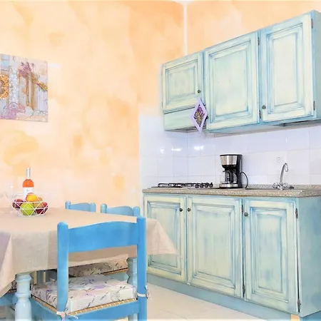 Feriehus Casa Lavanda - Villaggio Galanu